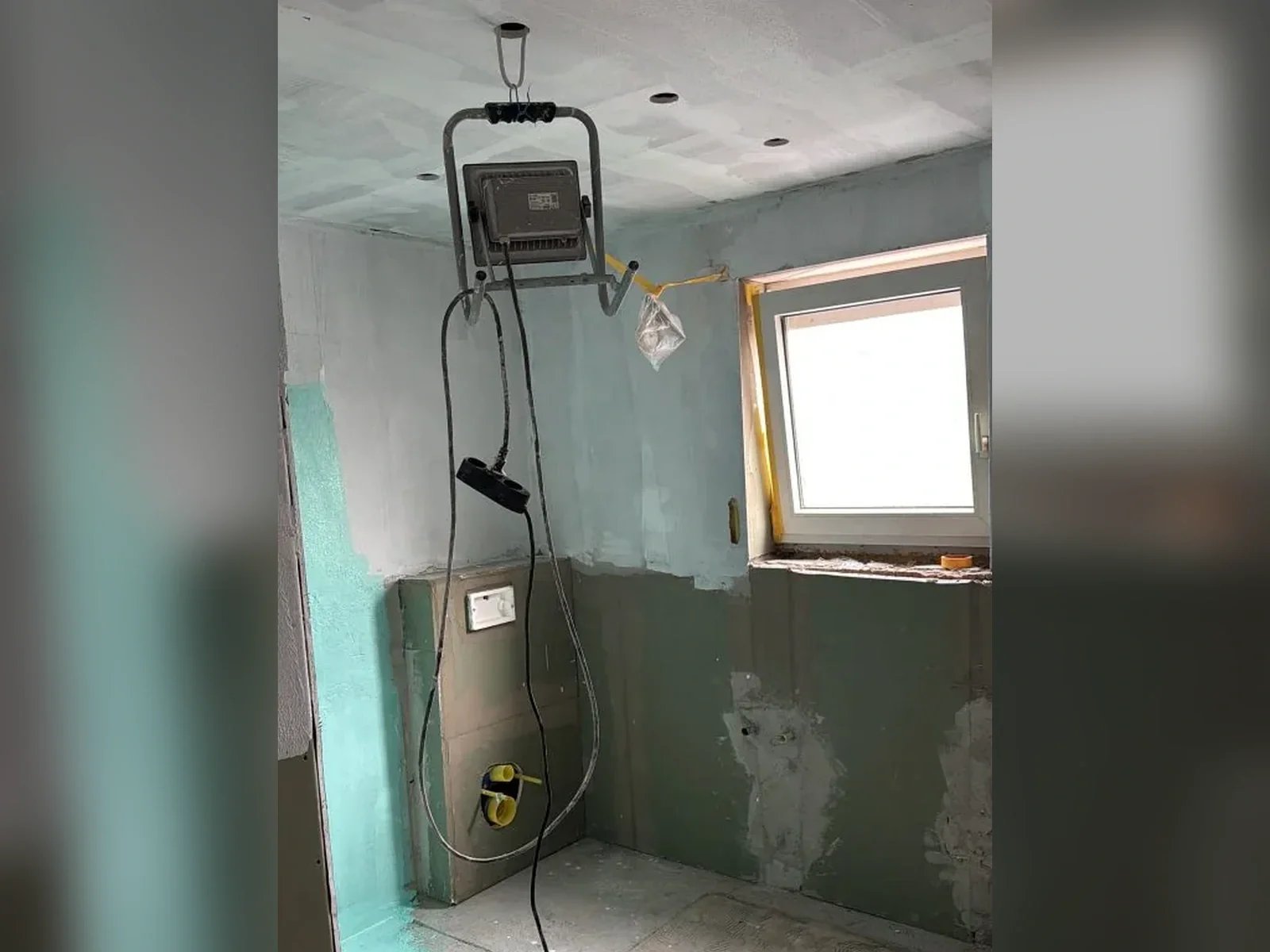Badezimmer während der Sanierungsarbeiten vor der Fertigstellung Badezimmer während der Sanierungsarbeiten vor der Fertigstellung
